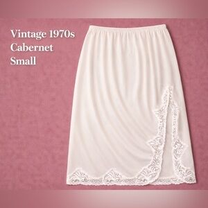 Vintage 70s Cabernet Ivory Nylon Lace Side Slit Half Slip S